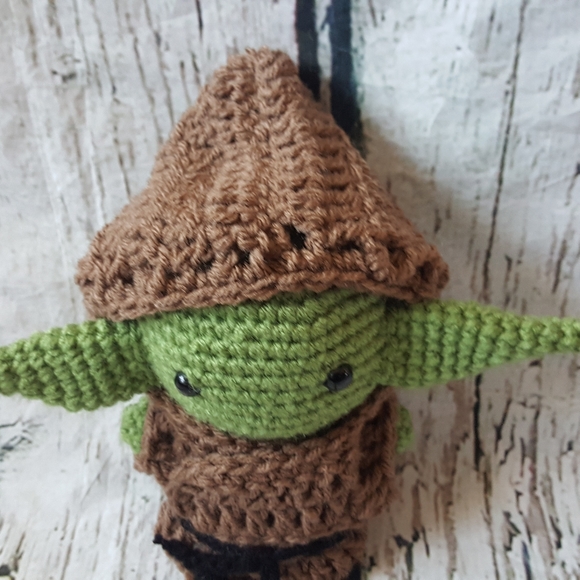Crochet Baby Yoda Amigurumi - Picture 10 of 16